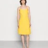Descuento ❤️ Anna Field STRAPPA FIT AND FLARE - Vestido Informal - Yellow, White, Mujer 🛒 1 Descuento ❤️ Anna Field STRAPPA FIT AND FLARE - Vestido Informal - Yellow, White, Mujer 🛒 -Fashionize Ventas 2c4dec8a0263430fab466729118ca184