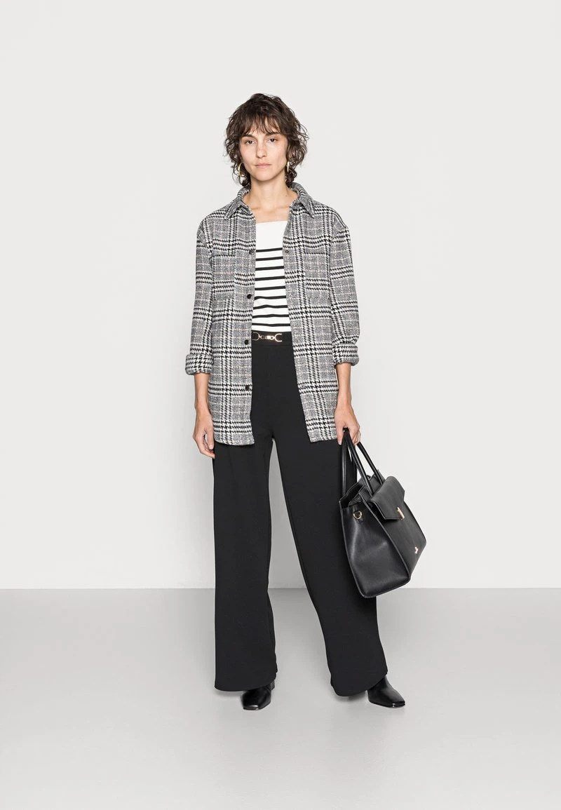 Venta al por mayor 🌟 Anna Field WIDE LEG PANTS WITH DETAIL - Pantalones - Black, Mujer ❤️ 4 Venta al por mayor 🌟 Anna Field WIDE LEG PANTS WITH DETAIL - Pantalones - Black, Mujer ❤️ - Imagen 2