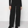 Gran venta ⭐ Anna Field BELTED FLARED LEG PANTS - Pantalones - Black, Mujer ⌛ 2 Gran venta ⭐ Anna Field BELTED FLARED LEG PANTS - Pantalones - Black, Mujer ⌛ -Fashionize Ventas 3e26cc315cf54dbdaa19f6828f6cffe5