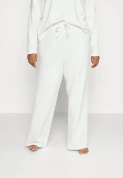 Mejor trato 🎁 Anna Field SET - Pijama - Beige, Mujer ❤️ 12 Mejor trato 🎁 Anna Field SET - Pijama - Beige, Mujer ❤️ -Fashionize Ventas 45128d384f944cc7bea828019d94c740