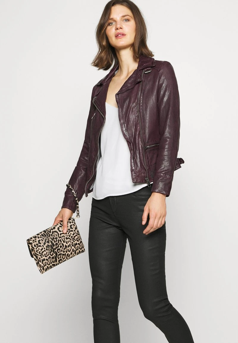 Toma de corriente 🔥 Anna Field Top - Cloud Dancer, Mujer 😉 7 Toma de corriente 🔥 Anna Field Top - Cloud Dancer, Mujer 😉 - Imagen 5