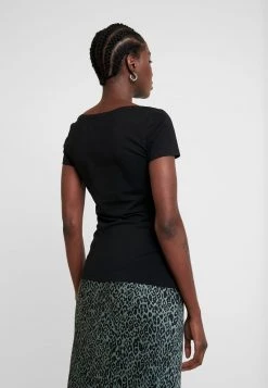 mejor venta 😍 Anna Field 2 PACK - Camiseta Básica - Black, Mujer 🧨 11 mejor venta 😍 Anna Field 2 PACK - Camiseta Básica - Black, Mujer 🧨 -Fashionize Ventas 5cc32792f75c4aa993e4e439c508648b