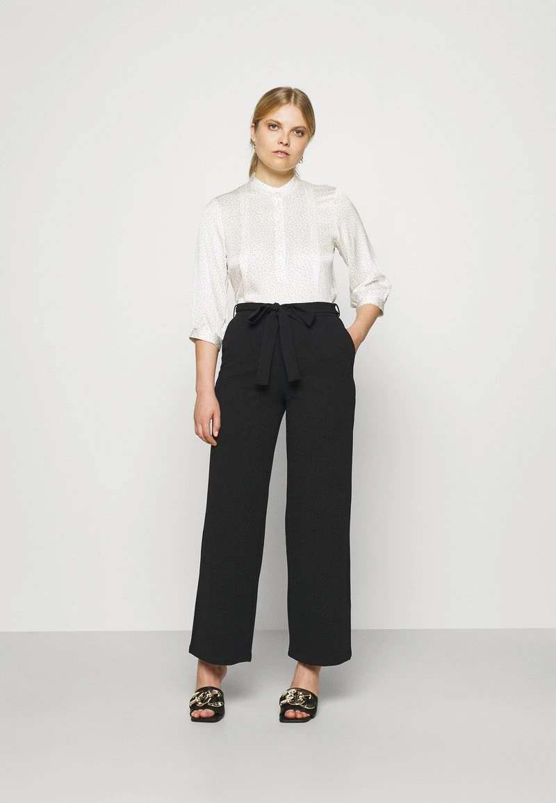 Venta al por mayor ❤️ Anna Field Belted Wide Leg Trousers - Pantalones - Black, Mujer ✔️ 4 Venta al por mayor ❤️ Anna Field Belted Wide Leg Trousers - Pantalones - Black, Mujer ✔️ - Imagen 2