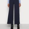 Lo mas barato ✨ Anna Field Flared Leg Business Trousers - Pantalones - Dark Blue, Mujer ❤️