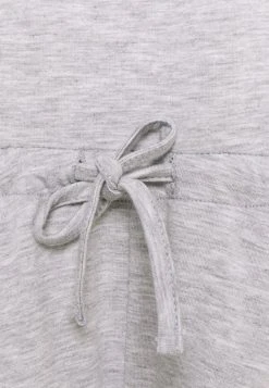 Comprar ✔️ Anna Field Pijama - Light Grey, Mujer 🤩 16 Comprar ✔️ Anna Field Pijama - Light Grey, Mujer 🤩 -Fashionize Ventas c7ddbce9c6ed429589b0127848bca6f2