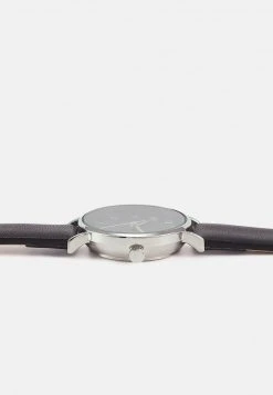 Mejor precio 🌟 Anna Field Reloj - Black, Mujer 😍 8 Mejor precio 🌟 Anna Field Reloj - Black, Mujer 😍 -Fashionize Ventas cc76b7ddbde74dd986d765558f143e04