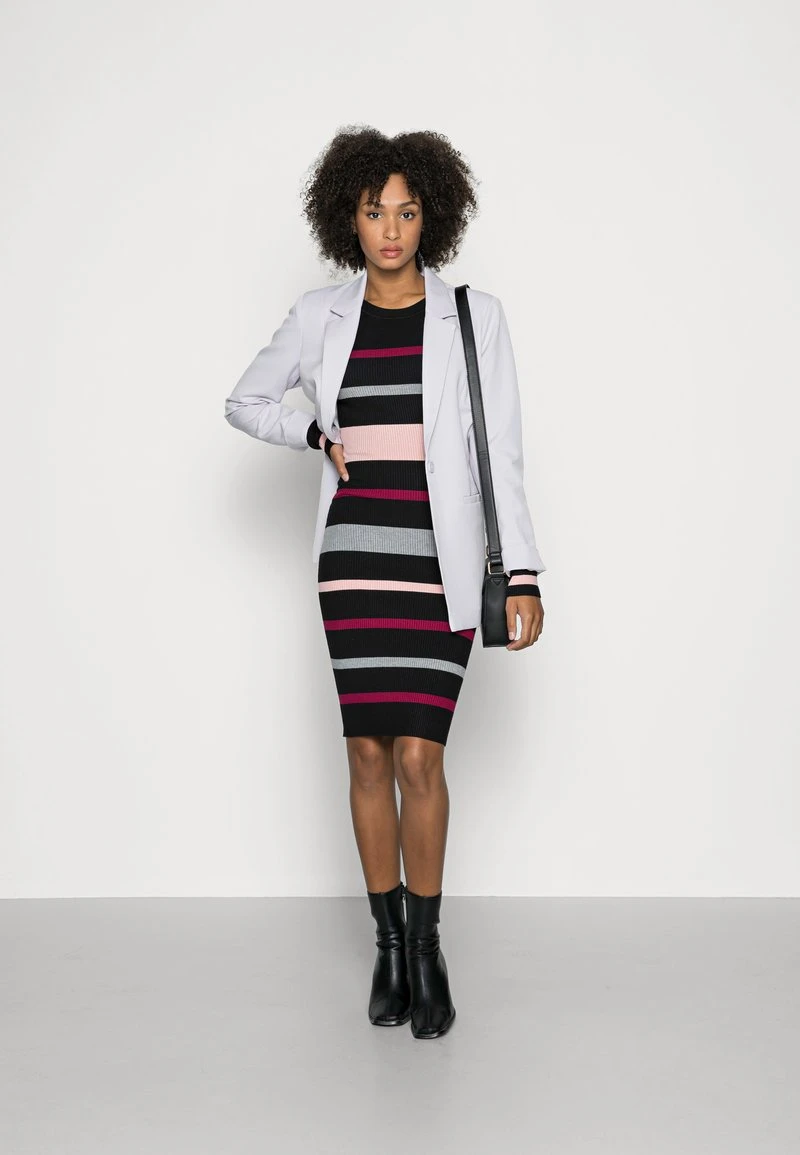 ofertas ✨ Anna Field REGULAR FIT STRIPES 🤩 DRESS - Vestido De Punto - Black/red/pink, Mujer ⭐ 4 ofertas ✨ Anna Field REGULAR FIT STRIPES 🤩 DRESS - Vestido De Punto - Black/red/pink, Mujer ⭐ - Imagen 2