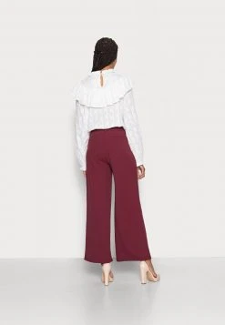 Toma de corriente 👍 Anna Field Flared Leg Business Trousers - Pantalones - Dark Red, Mujer 🥰 -Fashionize Ventas eacf7cd248eb44eb80670e60ea34da58