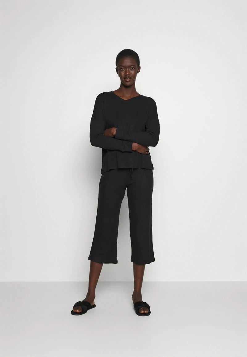 Las mejores reseñas de ⌛ Anna Field SET - Pijama - Black, Mujer 👍 4 Las mejores reseñas de ⌛ Anna Field SET - Pijama - Black, Mujer 👍 - Imagen 2