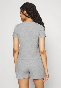 mejor venta 🤩 Anna Field SET - Pijama - Grey, Mujer ✨ 10 mejor venta 🤩 Anna Field SET - Pijama - Grey, Mujer ✨ -Fashionize Ventas f1e6e4c682154432b06f8779f37b5171