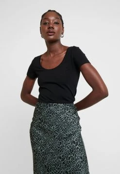 mejor venta 😍 Anna Field 2 PACK - Camiseta Básica - Black, Mujer 🧨 10 mejor venta 😍 Anna Field 2 PACK - Camiseta Básica - Black, Mujer 🧨 -Fashionize Ventas f8f858ed20b24789b8019797588fb528